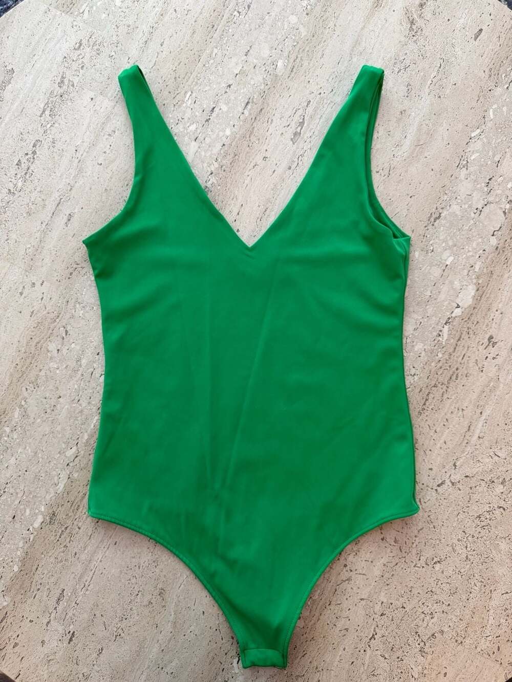 V-Neck Sleeveless Bodysuit in Kelly Green